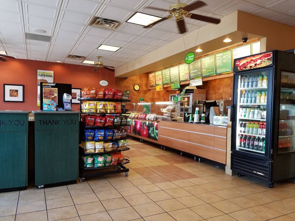 Subway | restaurant | 17446 Kenwood Trail, Lakeville, MN 55044, USA | 9528927827 OR +1 952-892-7827