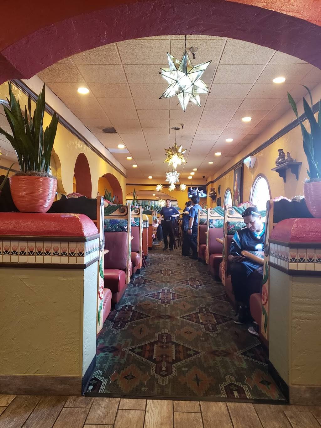 Azteca Silverdale Mexican Restaurant | restaurant | 2936 NW Bucklin Hill Rd, Silverdale, WA 98383, USA | 3606982200 OR +1 360-698-2200