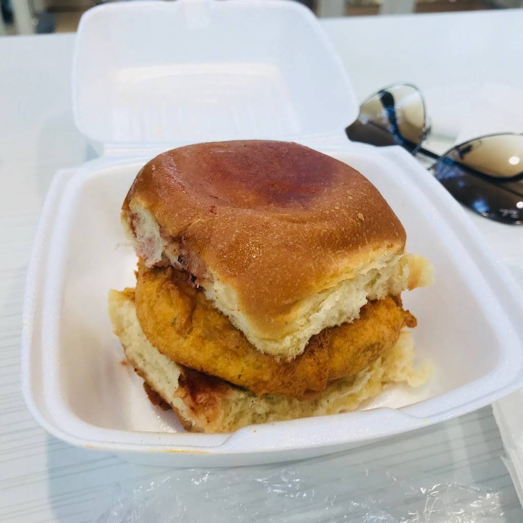 Taste of India | restaurant | 30 Mall Dr W, Jersey City, NJ 07310, USA | 2016565000 OR +1 201-656-5000