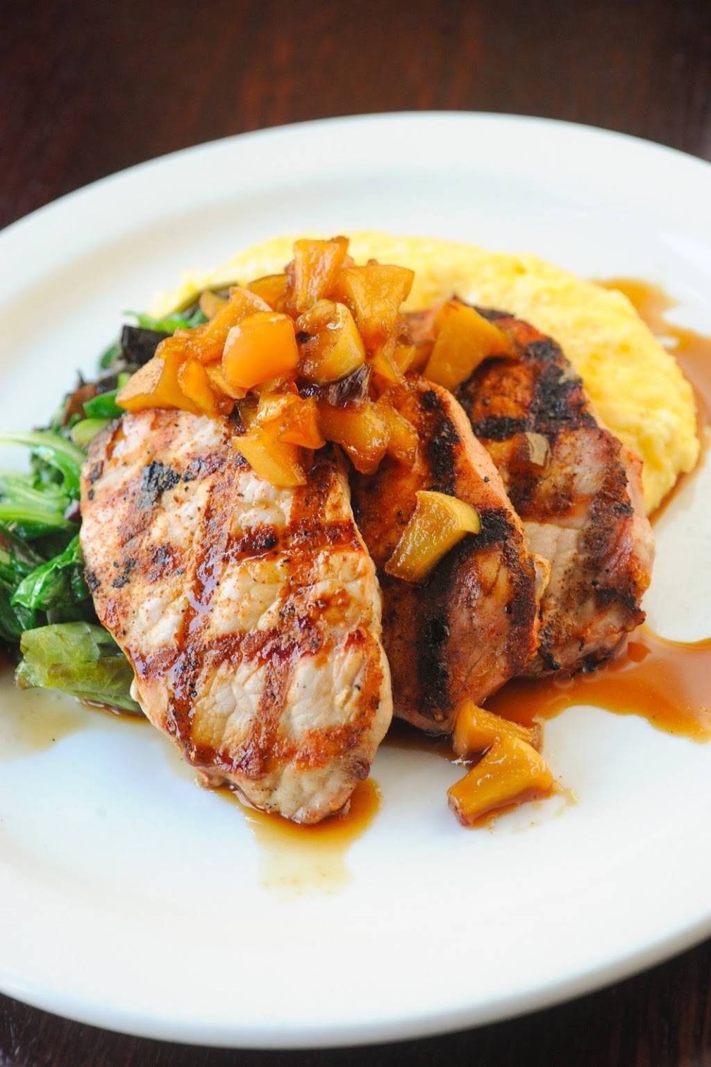 Chattanooga Billiard Club Inc | restaurant | 725 Cherry St, Chattanooga, TN 37402, USA | 4232677740 OR +1 423-267-7740