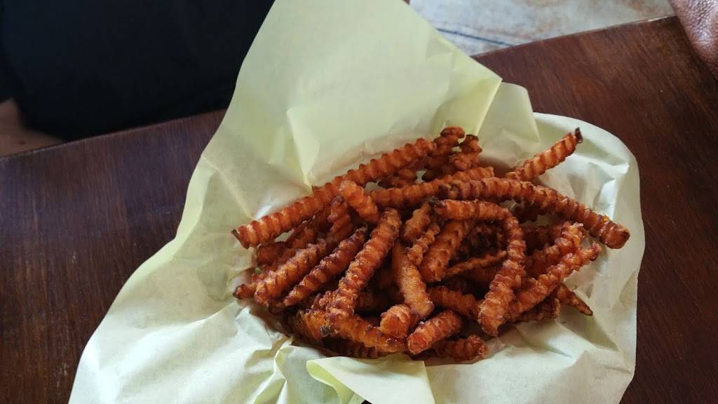 Squeeze Burger | restaurant | 10550 Twin Cities Rd, Galt, CA 95632, USA | 2097454313 OR +1 209-745-4313