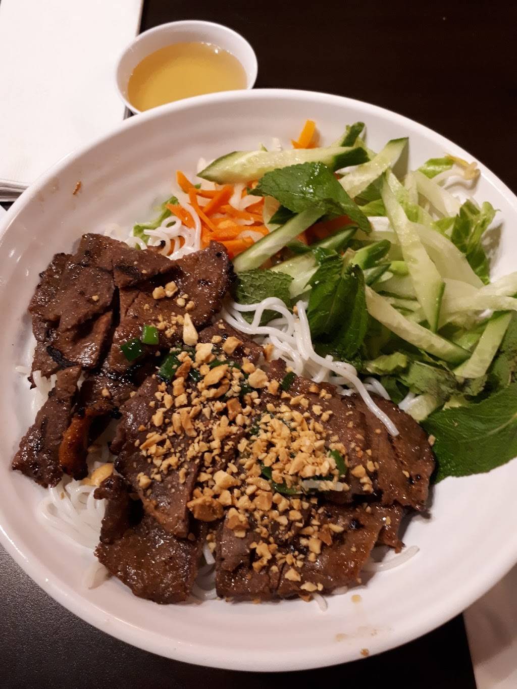 Mi Pho Song Vu | restaurant | 1070 Stone Church Rd E, Hamilton, ON L8W 3K8, Canada | 9056674830 OR +1 905-667-4830