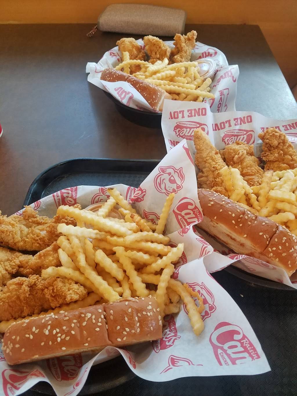 Raising Canes Chicken Fingers | meal takeaway | 9490 Dorchester Rd, Summerville, SC 29485, USA | 8438510600 OR +1 843-851-0600
