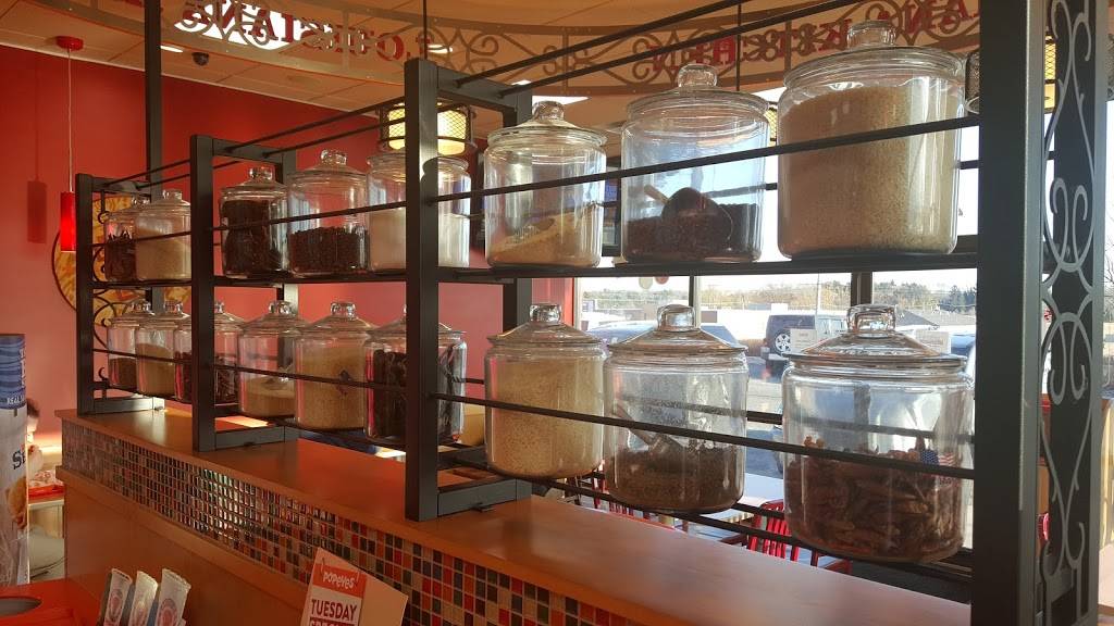 Popeyes Louisiana Kitchen | restaurant | 483 E, IL-173, Antioch, IL 60002, USA | 8473950099 OR +1 847-395-0099