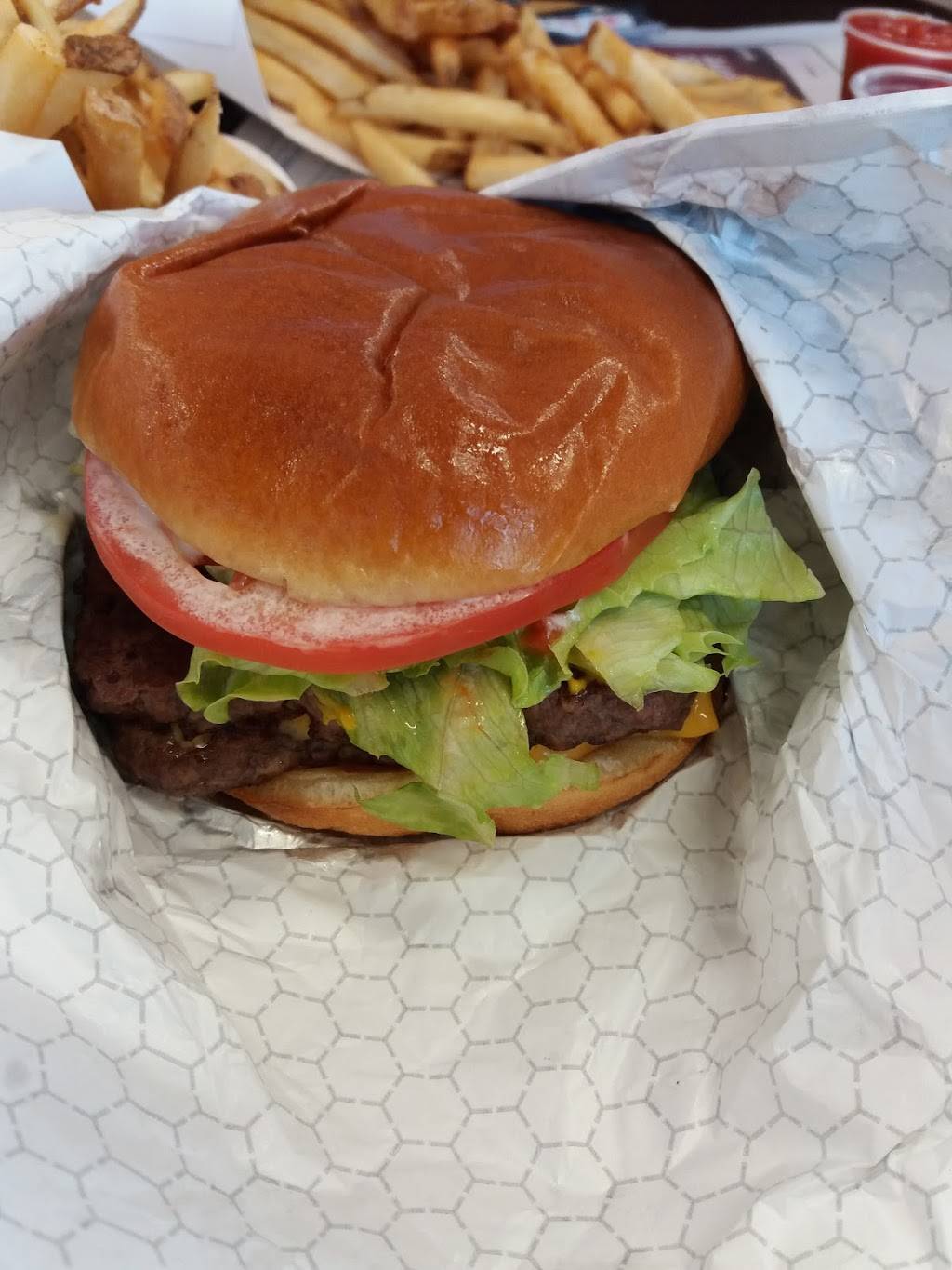 Wendys | restaurant | 2449 Genesis Rd, Crossville, TN 38571, USA | 9317871904 OR +1 931-787-1904