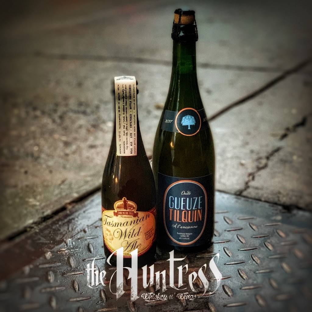 THE HUNTRESS whiskey n’ wings | restaurant | 2403 41st Ave, Long Island City, NY 11101, USA | 7186852922 OR +1 718-685-2922