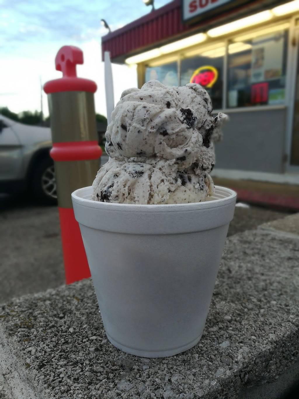 Buskers Submarine | meal takeaway | 1805 Tecumseh Rd W, Windsor, ON N9B 1V4, Canada | 5192542212 OR +1 519-254-2212