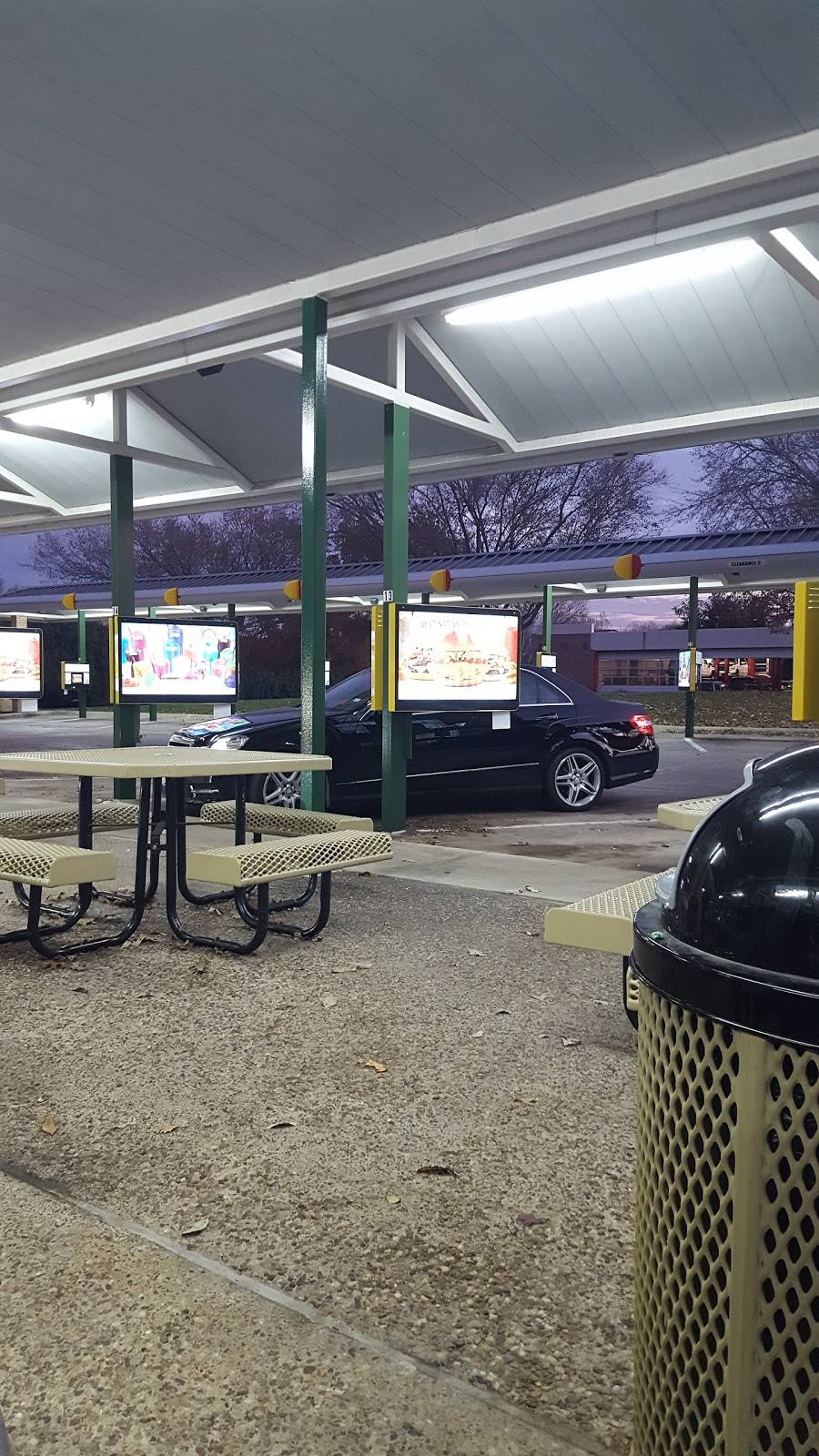 Sonic Drive-In | restaurant | 6210 Morriss Rd, Flower Mound, TX 75028, USA | 9726911222 OR +1 972-691-1222