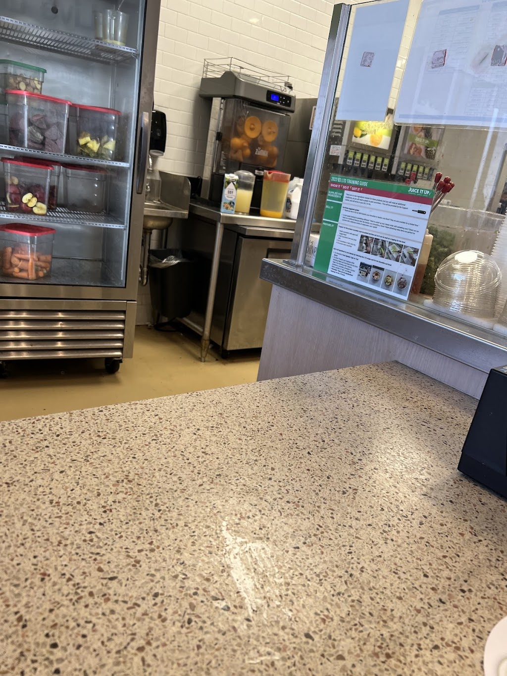 Juice It Up! | restaurant | 1760 W 6th St, Corona, CA 92882, USA | 9519870450 OR +1 951-987-0450