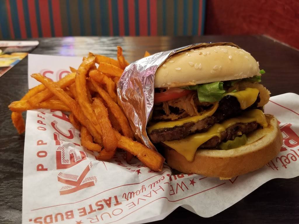 Red Robin Gourmet Burgers and Brews | restaurant | 7575 W Edgerton Ave, Greenfield, WI 53220, USA | 4144212257 OR +1 414-421-2257