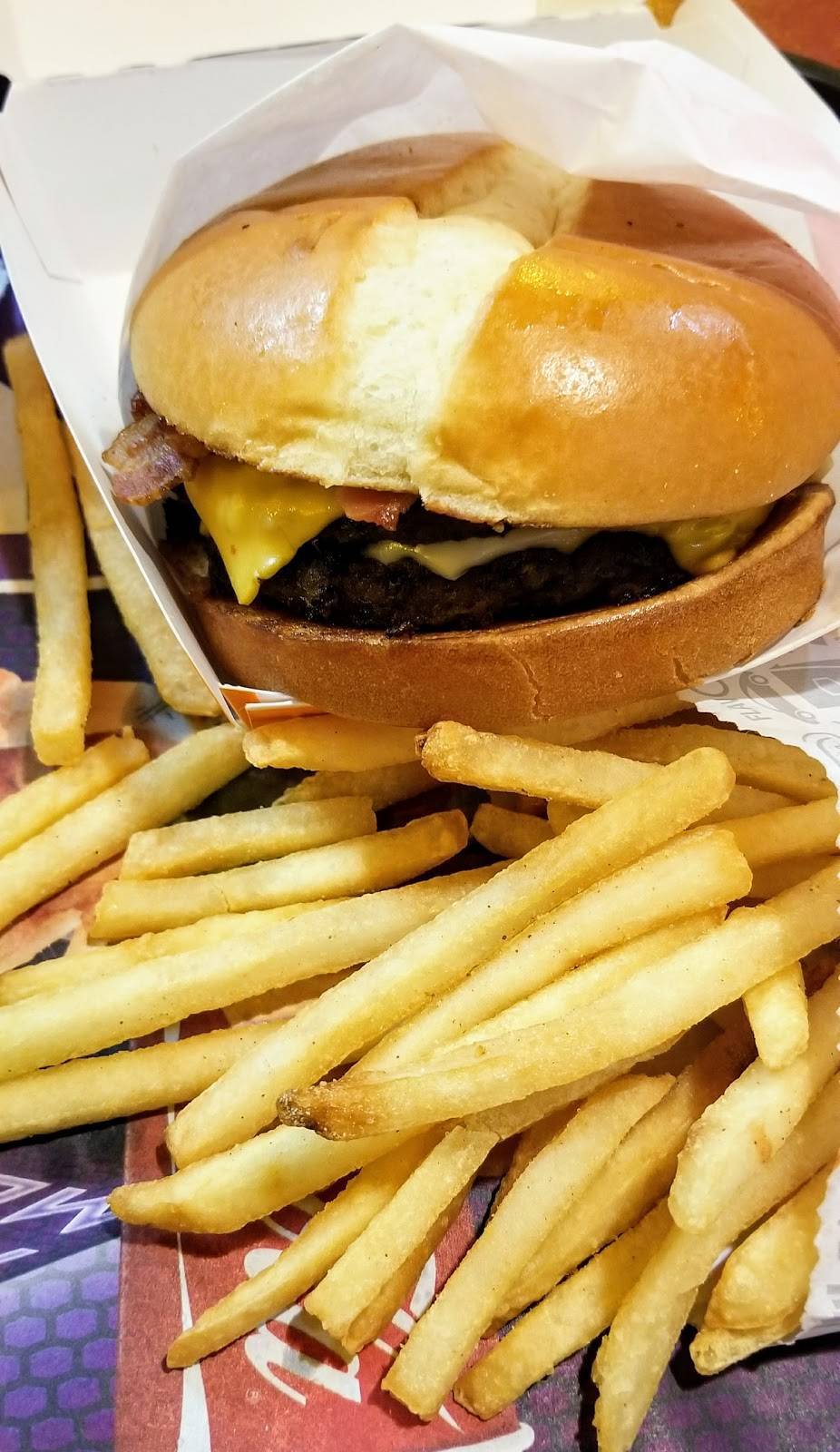 Jack in the Box | restaurant | 1099 Artesia Blvd, Gardena, CA 90248, USA | 3105323528 OR +1 310-532-3528