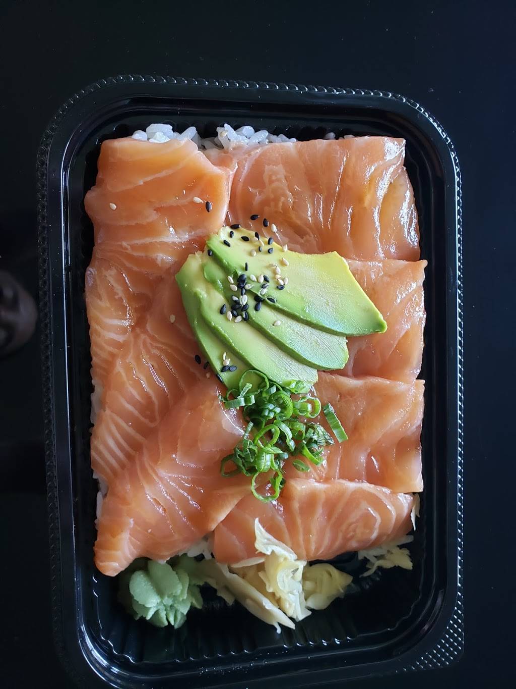 Sushi Blue | restaurant | 13624 Hwy 99 STE D-4, Lynnwood, WA 98087, USA | 4254499363 OR +1 425-449-9363