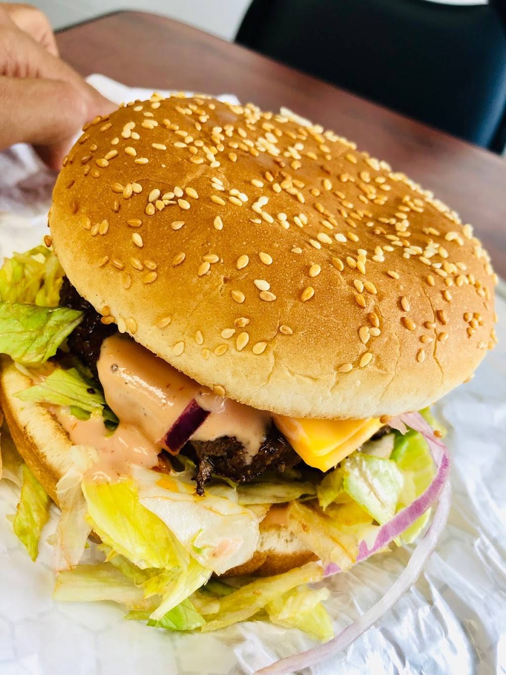 Mimis Pizza | restaurant | 28931 John R Rd, Madison Heights, MI 48071, USA | 2486774355 OR +1 248-677-4355