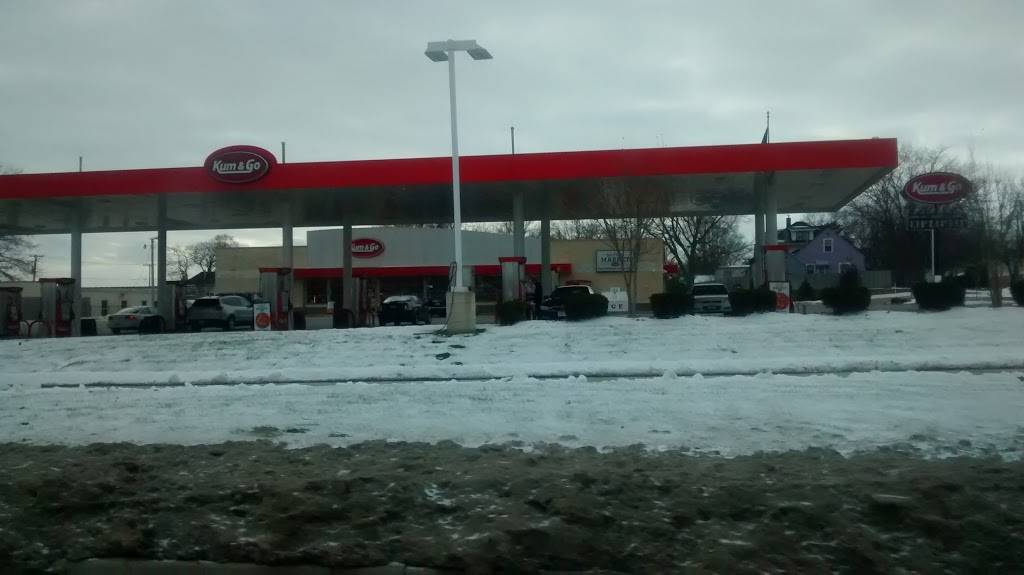 Kum & Go | meal takeaway | 3132 1st Ave NE, Cedar Rapids, IA 52406, USA | 3193651294 OR +1 319-365-1294