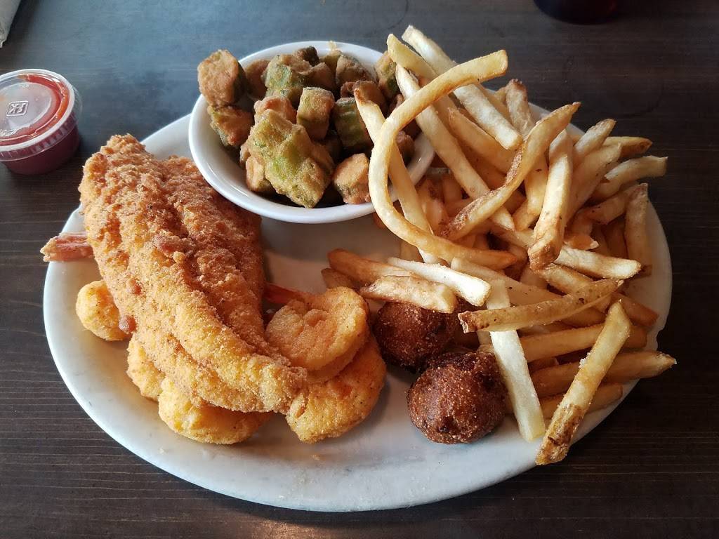 Steve’s Landing Waterfront Grill | restaurant | 1145 Poling Cir, Soddy-Daisy, TN 37379, USA | 4233324098 OR +1 423-332-4098