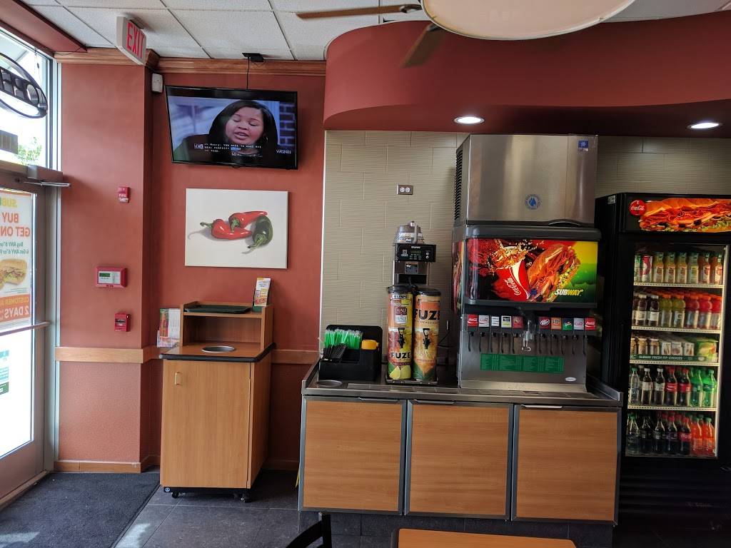 Subway Restaurants | restaurant | 2087 Barrington Rd, Hoffman Estates, IL 60169, USA | 8478841555 OR +1 847-884-1555