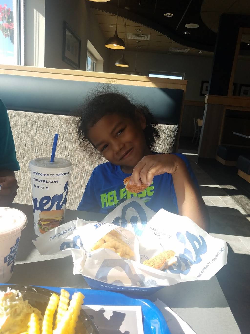 Culvers | restaurant | 850 S Waukegan Rd, Waukegan, IL 60085, USA | 8476728431 OR +1 847-672-8431