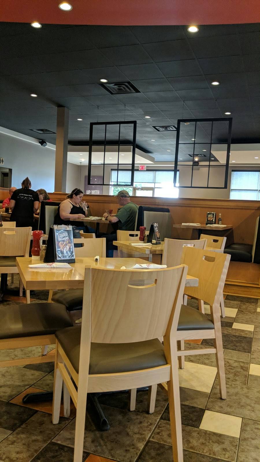 Swiss Chalet | restaurant | 84 Lynden Rd, Brantford, ON N3R 6B8, Canada | 5197596990 OR +1 519-759-6990