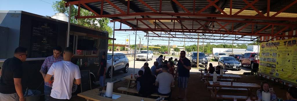 Dibens Burgers & Wings | restaurant | 5604 S Congress Ave, Austin, TX 78745, USA | 5127200725 OR +1 512-720-0725