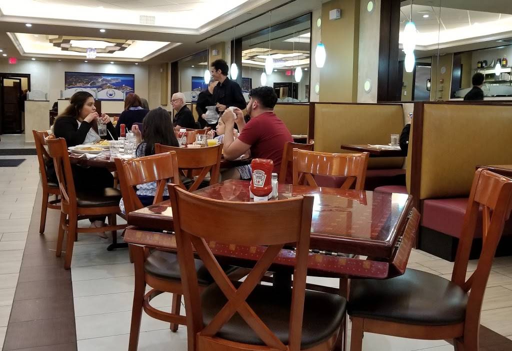 Golden Dolphin Diner | restaurant | 365 Main St, Huntington, NY 11743, USA | 6313519680 OR +1 631-351-9680