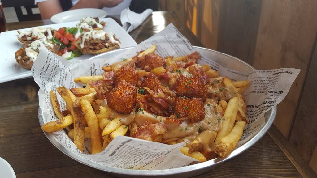 The Hale House | restaurant | 10539 W Forest Home Ave, Hales Corners, WI 53130, USA | 4143779392 OR +1 414-377-9392