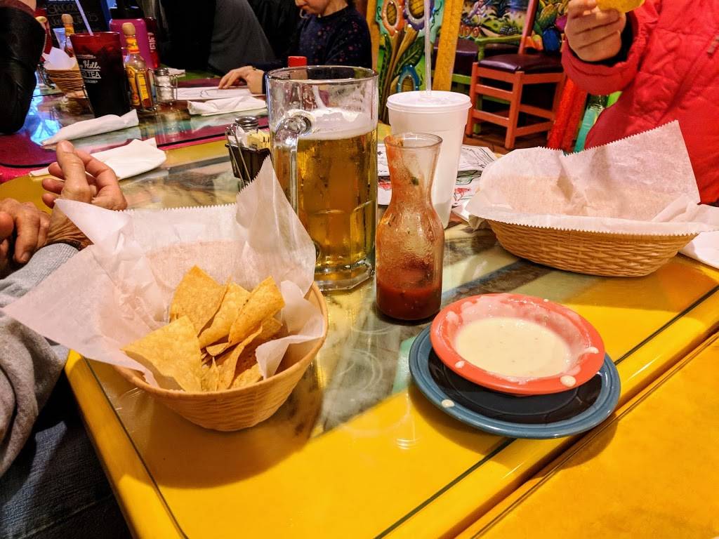 Linda Vista | restaurant | 7070 SW Archer Rd #3102, Gainesville, FL 32608, USA | 3523777866 OR +1 352-377-7866