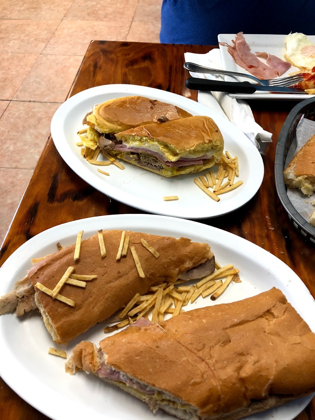 La Casita Cafeteria | restaurant | 3210 NW 7th St, Miami, FL 33125, USA | 3053810398 OR +1 305-381-0398