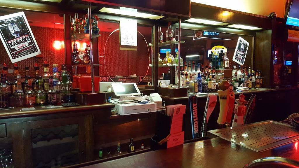 Leos Neighborhood Tavern | night club | 434 E Mitchell St, Petoskey, MI 49770, USA | 2313472739 OR +1 231-347-2739