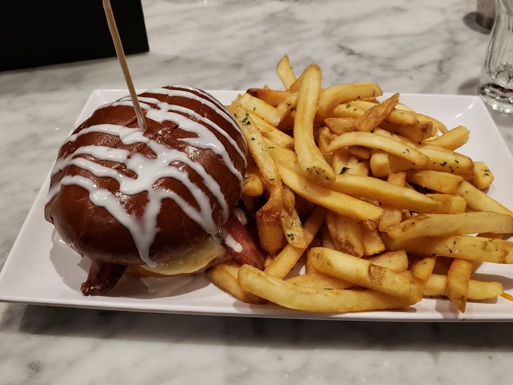 Sugar Factory Chicago-Rosemont | restaurant | 5445 Park Pl, Rosemont, IL 60018, USA | 8472339010 OR +1 847-233-9010