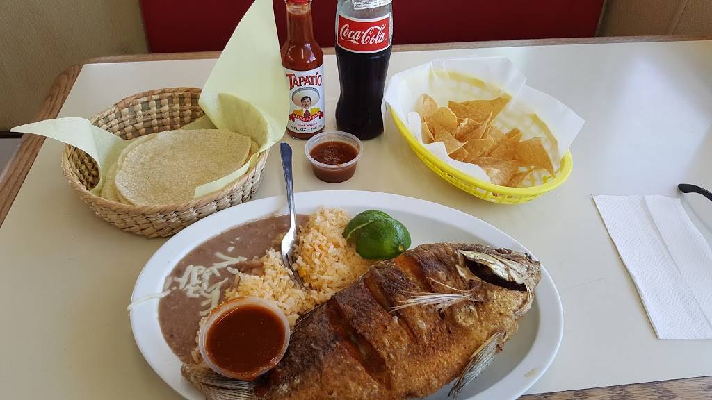 El Rincon Chilango | restaurant | 1133 W 17th St, Santa Ana, CA 92706, USA | 7148365096 OR +1 714-836-5096
