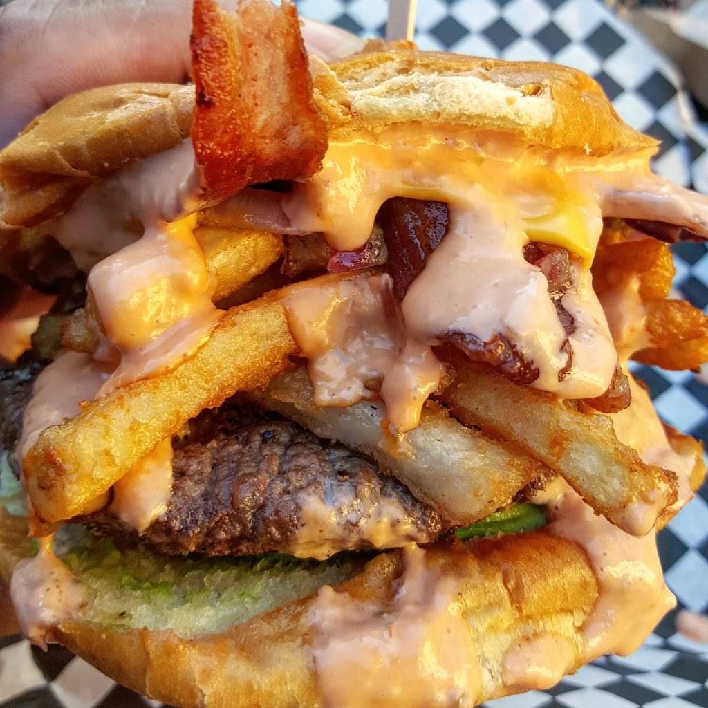 Grinderz | restaurant | 7561 Center Ave #53, Huntington Beach, CA 92647, USA | 7148952800 OR +1 714-895-2800