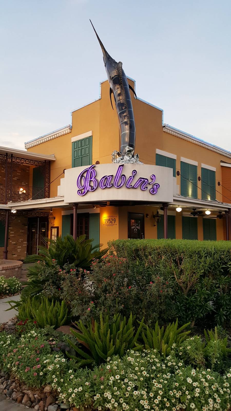 Babins Seafood House | restaurant | 19529 I-45, Shenandoah, TX 77385, USA | 2812968829 OR +1 281-296-8829