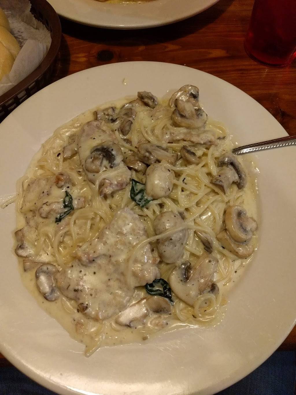 Lira Italian Restaurant | restaurant | 901 W Morton Ave, Jacksonville, IL 62650, USA | 2172430029 OR +1 217-243-0029