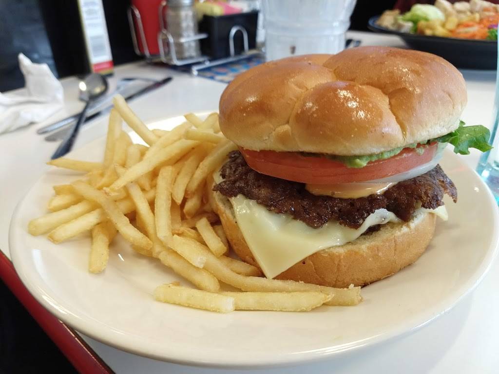 Steak n Shake | restaurant | 6070 Gurnee Mills Cir E, Gurnee, IL 60031, USA | 8478550520 OR +1 847-855-0520