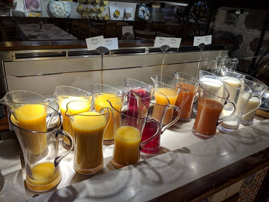 Aux Chantignoles | restaurant | 392 Rue Notre Dame, Montebello, QC J0V 1L0, Canada | 8194236341 OR +1 819-423-6341