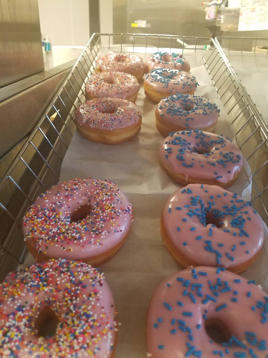 Dunkin | cafe | 707 Rockland Rd, Lake Bluff, IL 60044, USA | 2247066933 OR +1 224-706-6933