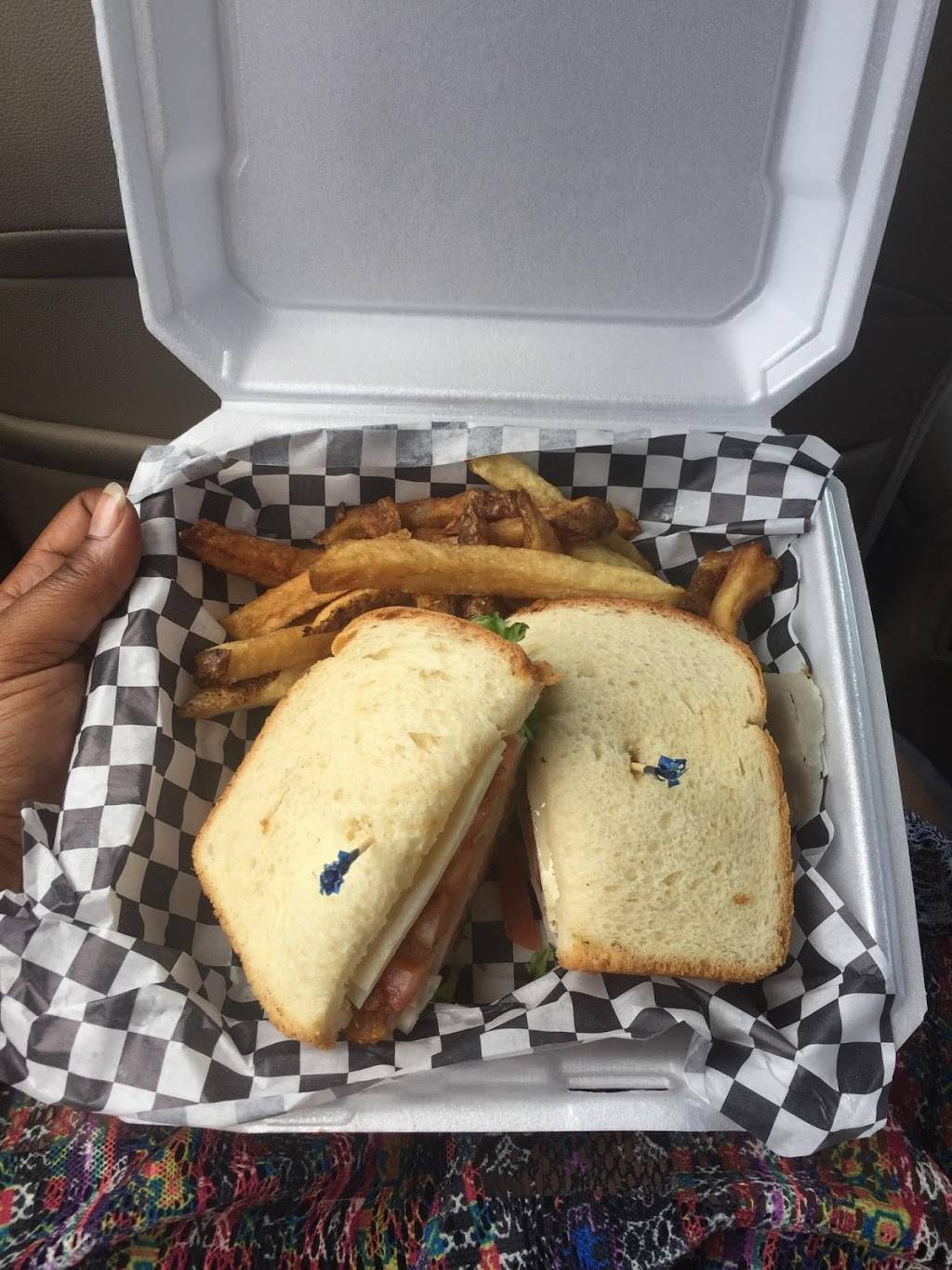 Pitstop Shoppe: Hamburgers, Hot Dogs, and Frozen Yogurt | restaurant | 3649 Sunset Ave, Rocky Mount, NC 27804, USA | 2529378899 OR +1 252-937-8899