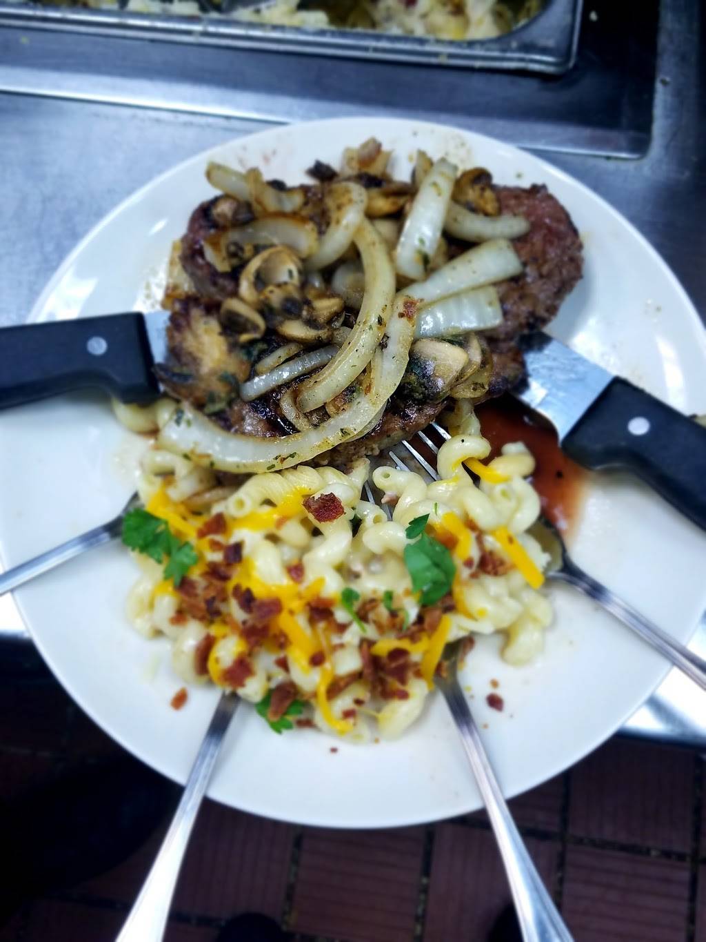 Applebees Grill + Bar | restaurant | 2440 Ontario Dr, St Johns, MI 48879, USA | 9892242706 OR +1 989-224-2706