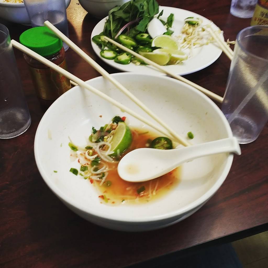 Plias Kitchen | restaurant | 1300 S Webster Ave, Green Bay, WI 54301, USA | 9204373303 OR +1 920-437-3303