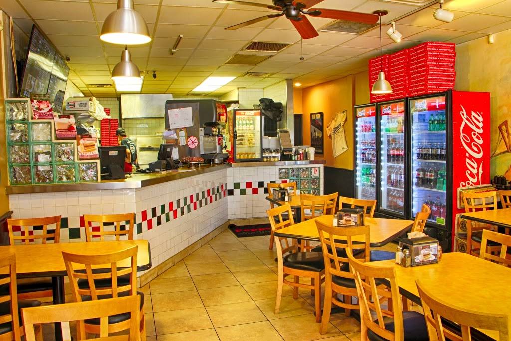 Pepperonis | restaurant | 3721 Hwy 6, Sugar Land, TX 77478, USA | 2812655555 OR +1 281-265-5555