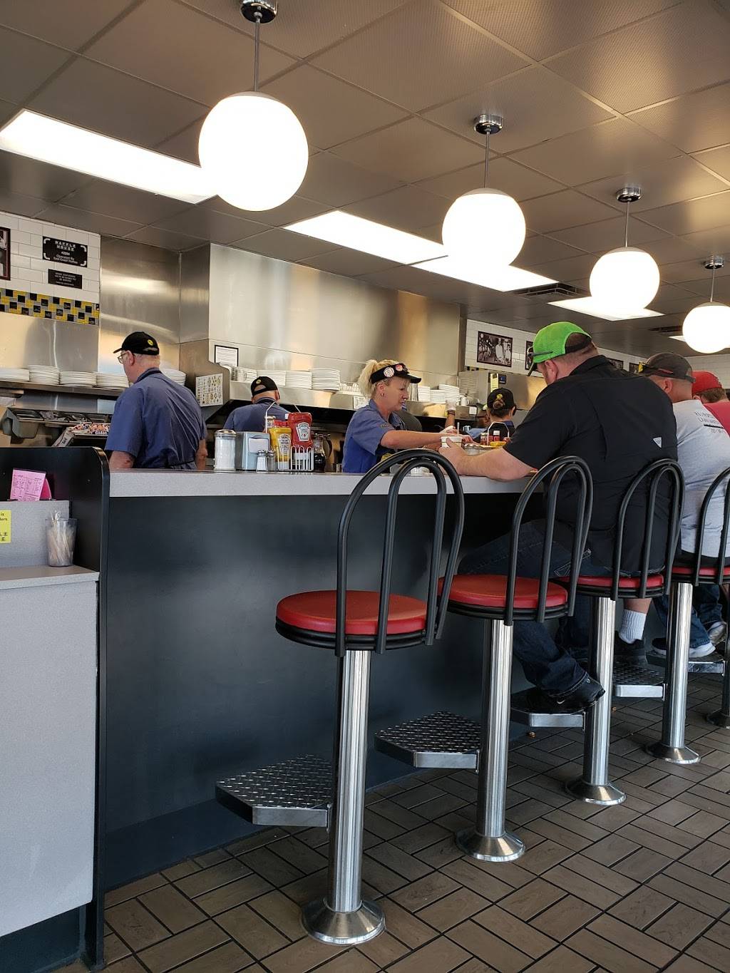 Waffle House | meal takeaway | 12201 US-19, Hudson, FL 34667, USA | 7278582525 OR +1 727-858-2525
