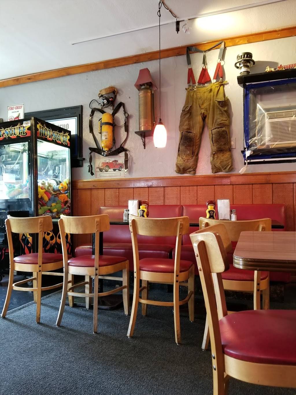 Angies Firehouse Tavern | restaurant | 703 Watervliet Ave, Dayton, OH 45420, USA | 9372525125 OR +1 937-252-5125