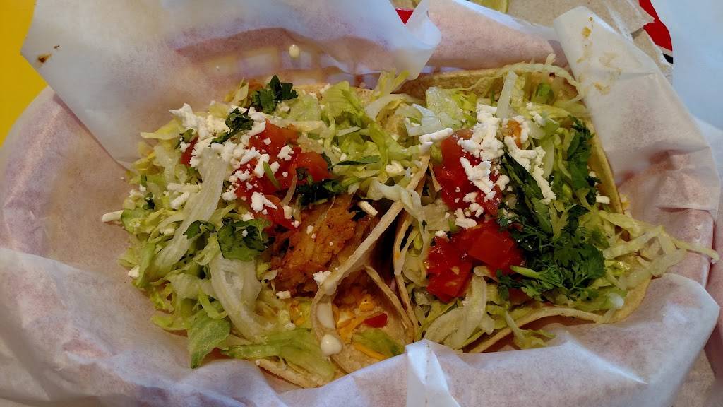 Fuzzys Taco Shop | restaurant | 2412 W Clay St, St Charles, MO 63301, USA | 6369253025 OR +1 636-925-3025