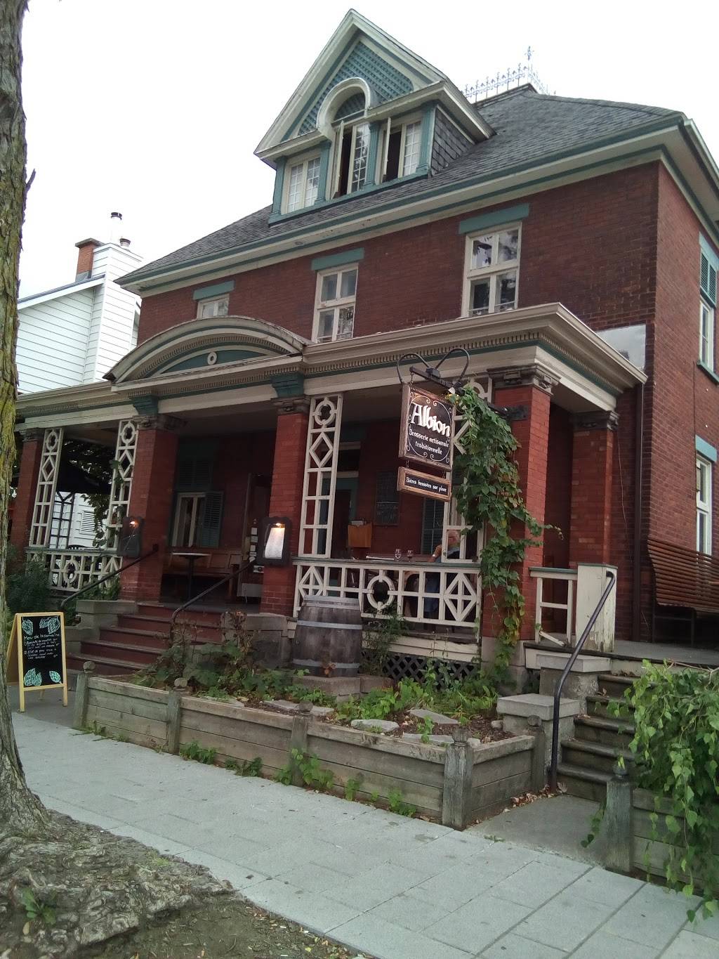 Brasserie Artisanale Albion | restaurant | 408 Boulevard Manseau, Joliette, QC J6E 3E1, Canada | 4507597482 OR +1 450-759-7482