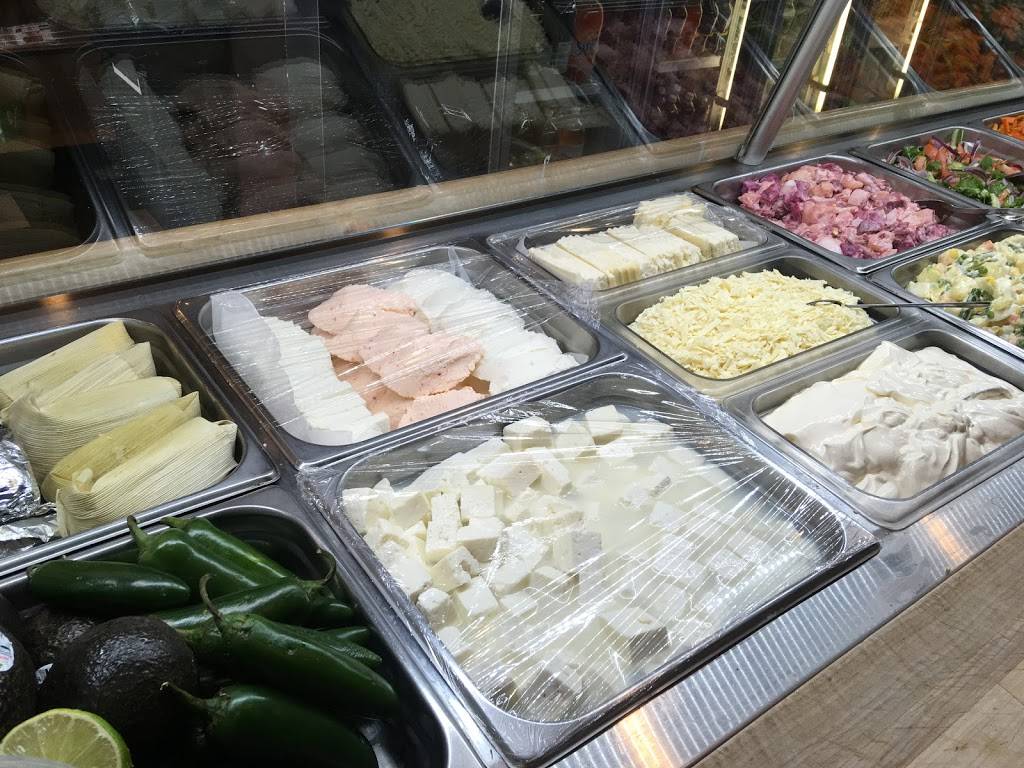 La Familia Deli & Grill | restaurant | 747 Franklin Ave, Franklin Square, NY 11010, USA | 5168129788 OR +1 516-812-9788