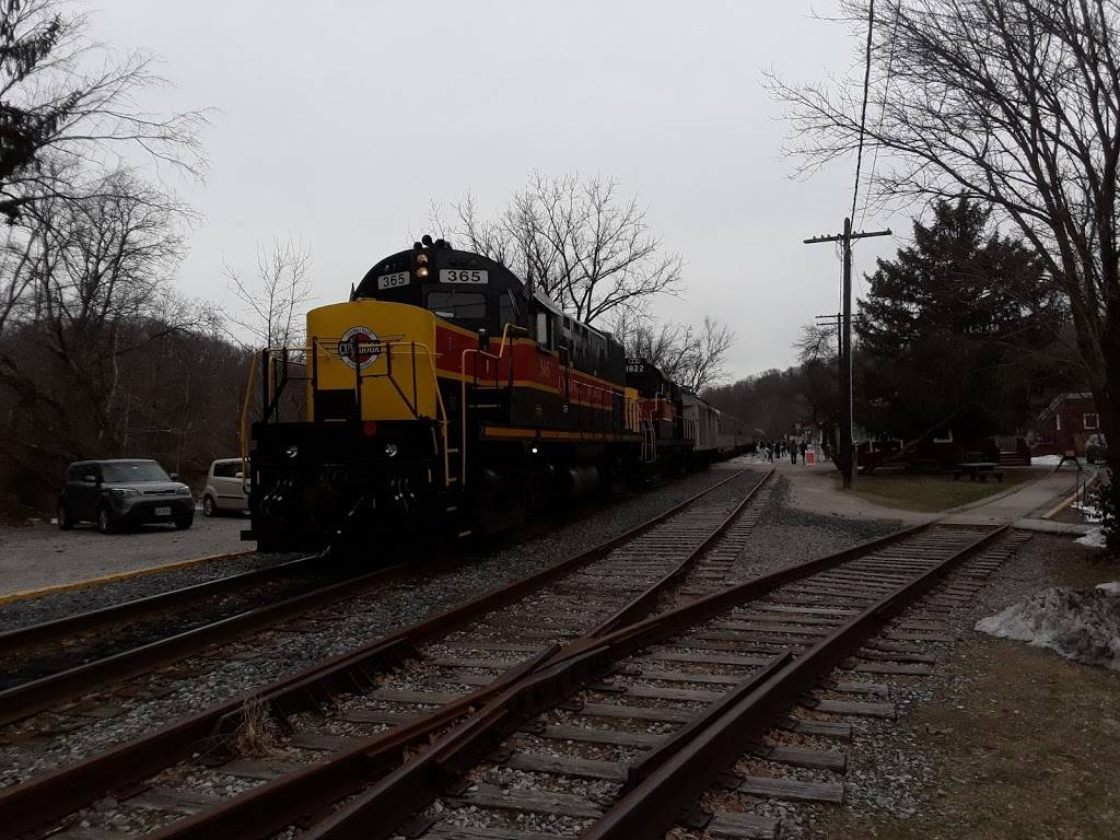 Trail Mix Peninsula | meal takeaway | 1600 Mill St W, Peninsula, OH 44264, USA | 3306572091 OR +1 330-657-2091