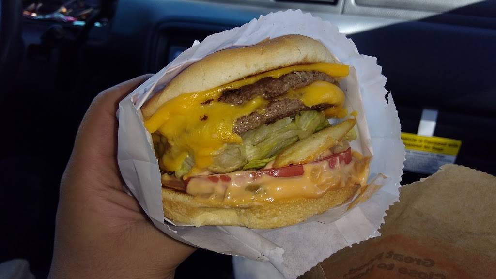 Bakers Drive-Thru | restaurant | 12798 Main St, Hesperia, CA 92345, USA | 9098845233 OR +1 909-884-5233