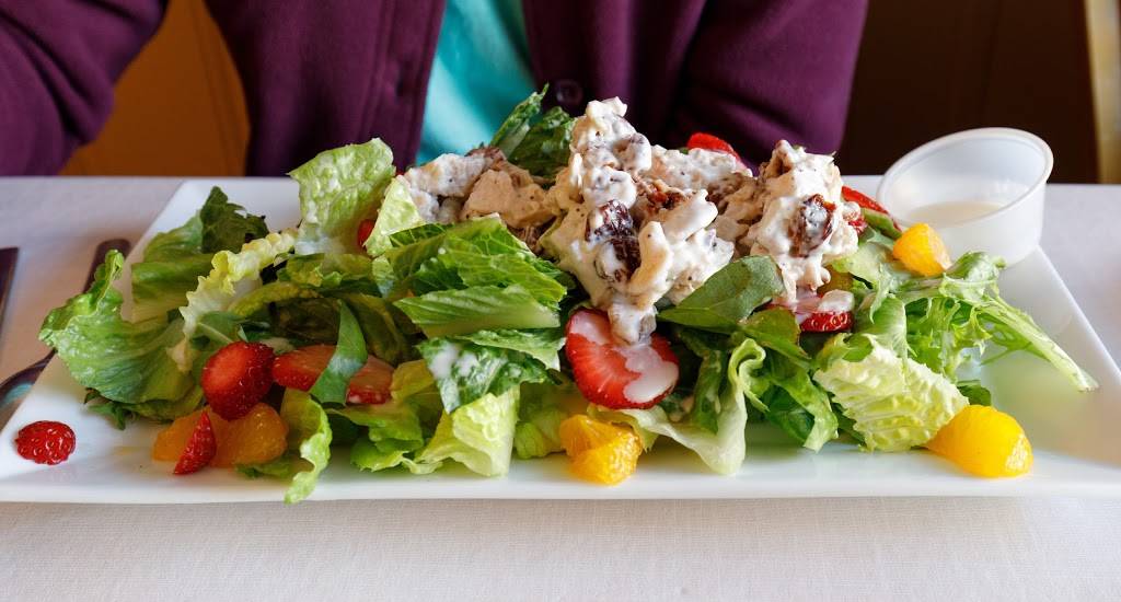 T J Charlies | restaurant | 135 River St, Elk Rapids, MI 49629, USA | 2312648819 OR +1 231-264-8819