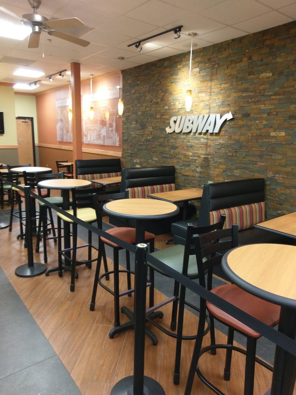 Subway | meal takeaway | 255 Ridge Way, Flowood, MS 39232, USA | 6019925444 OR +1 601-992-5444