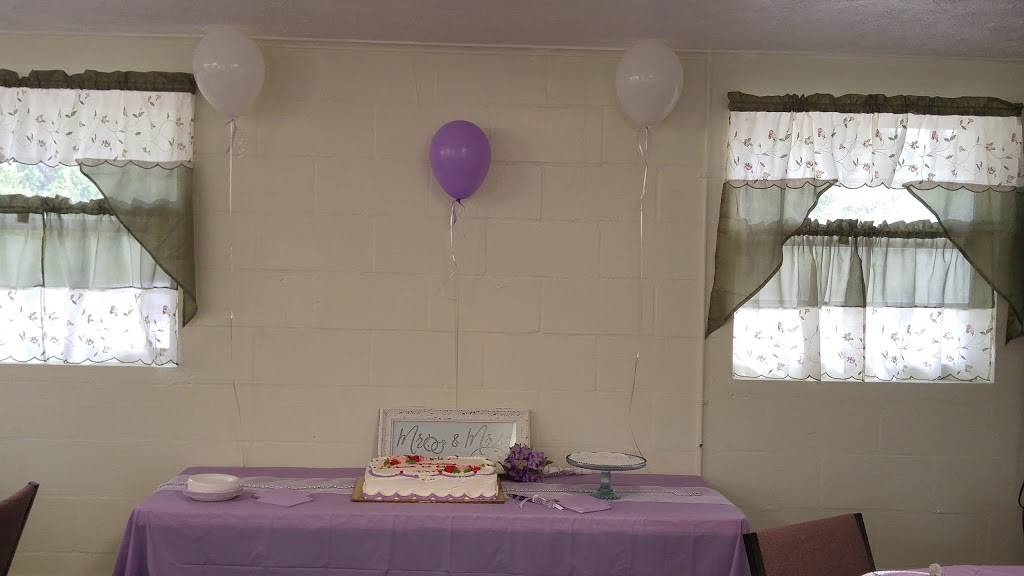 Hardees | restaurant | 404 US-27, Branford, FL 32008, USA | 3869353979 OR +1 386-935-3979